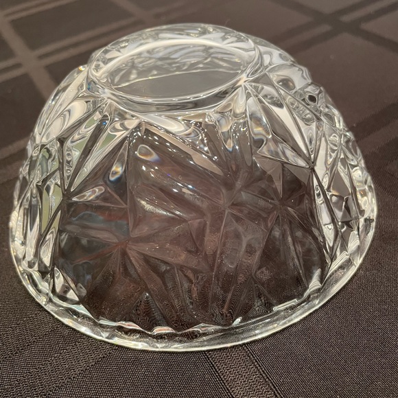 TIFFANY & COMPANY…Pattern Rock Cut Bowl…Like new - Picture 2 of 3